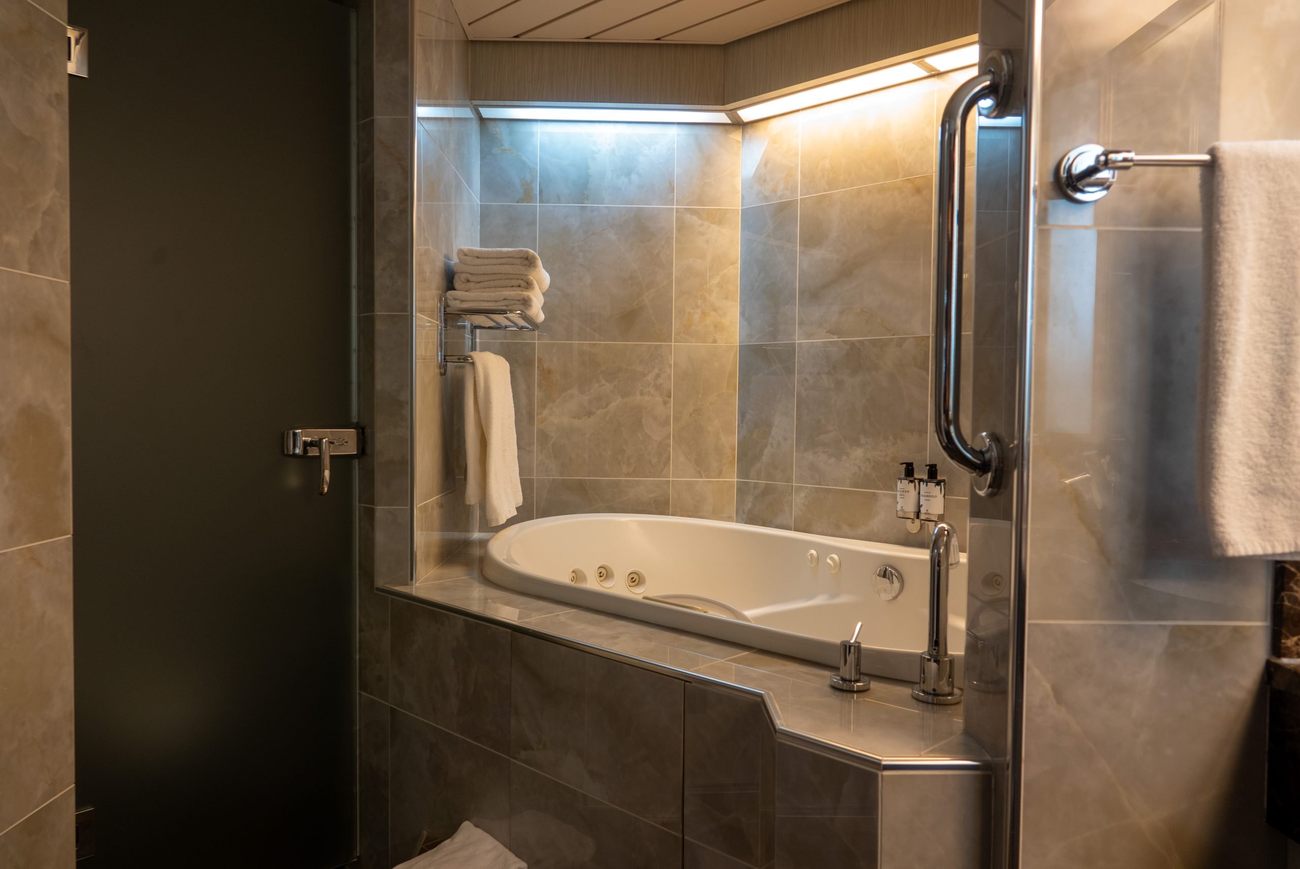 Stargazer Penthouse Suite (Bathroom) SP 10003 07