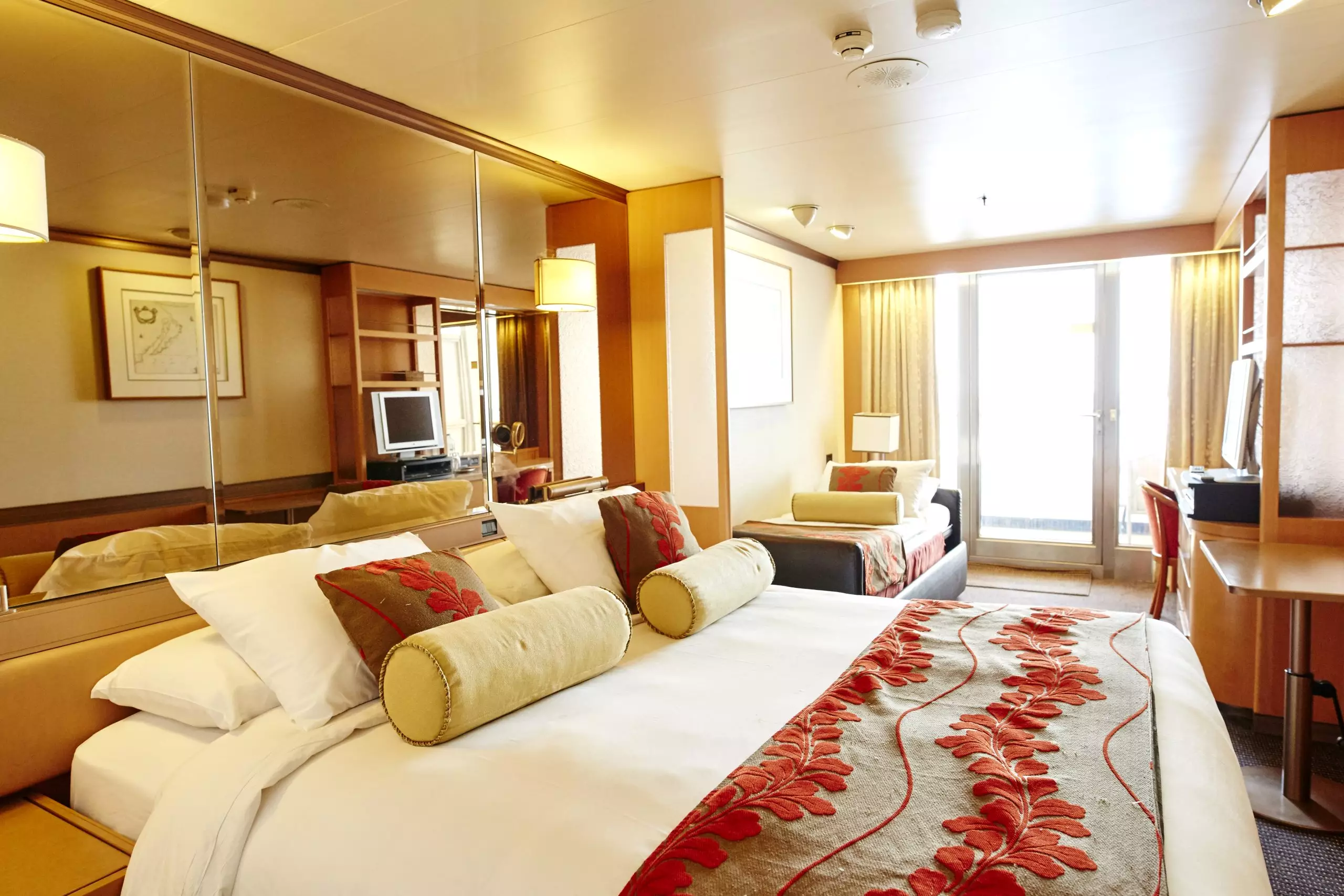 Journey Ship SJA balcony deck 9 SJC blacony deck 10 double bed and single sofa bed